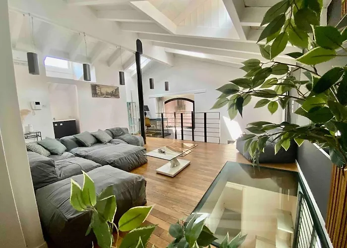 شقة Luxury Industrial Vicino Al Centro Con Garage