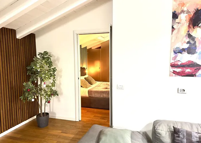 Luxury Industrial Vicino Al Centro Con Garage شقة *