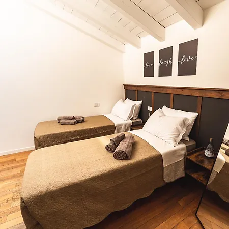 Luxury Industrial Vicino Al Centro Con Garage Apartamento